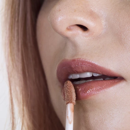 Rekomendasi 6 Lip Serum Terbaik Pilihan Cosmo yang Wajib Dicoba