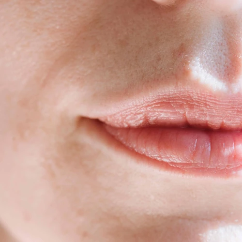 Segala Hal Tentang Tanda Penuaan Dini Pada Bibir yang Perlu Kamu Ketahui!