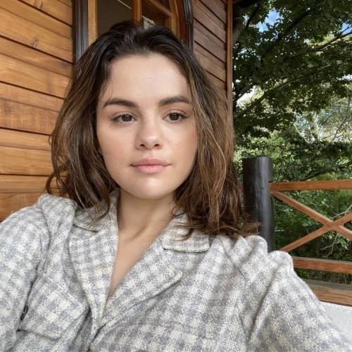 Selena Gomez Mengatakan Menjadi Perempuan Followers Terbanyak Bisa Membuatnya Frustasi