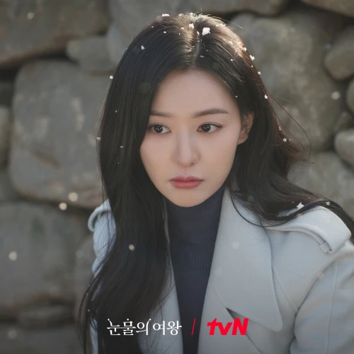 Flawless! Yuk Coba Tampilan Makeup Cantik ala Kim Ji Won di Drama Korea Queen of Tears