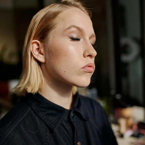 6 Urutan Makeup Tahan Lama dan Glowing yang Wajib Kamu Ikuti