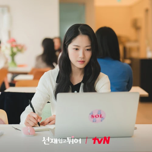 Stunning! Simak Gaya Makeup Ala Kim Hye Yoon di Lovely Runner