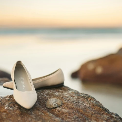 5 Rekomendasi Model Sepatu Flat Perempuan yang Wajib Kamu Coba