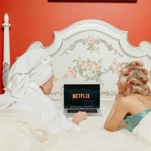 RomCom Terbaru di Netflix Yang Wajib Kamu Tonton