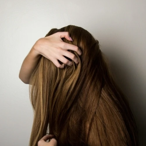 Cara Merawat Rambut Rontok Agar Tidak Bertambah Parah!