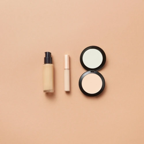 Perbedaan Concealer dan Foundation yang Perlu Kamu Tahu