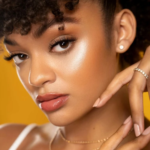 Menurut Ahli, Berikut 5 Tips Untuk Membuat Makeup-mu Lebih Tahan Lama