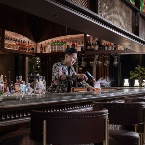 Meriahkan Malam dan Bersantai di Artesian Rooftop Bar