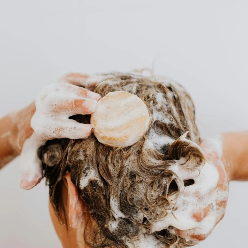 Bolehkah Keramas Tanpa Shampoo? Ini Jawabannya