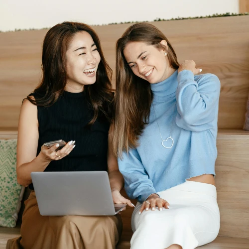 Ini 5 Zodiak Yang Paling Friendly!