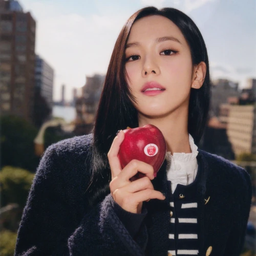 Jisoo BLACKPINK Resmi Jadi Brand Ambassador Tommy Hilfiger