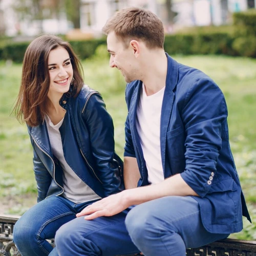 Kenapa Sebagian Orang Bisa Jatuh Cinta dengan Cepat dan Sering?
