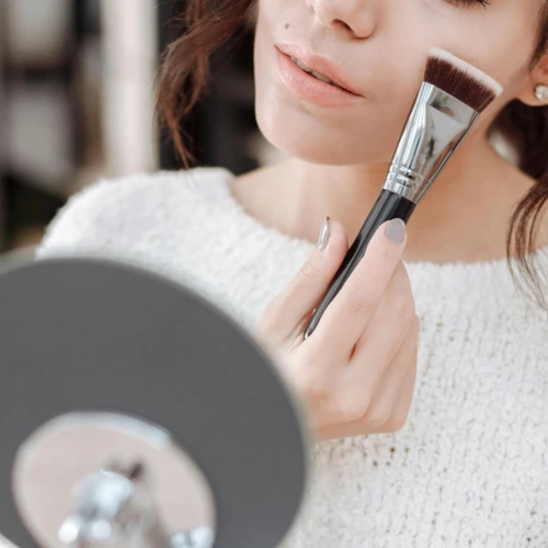 4 Bentuk Mudah Mengaplikasikan Blush untuk Highlight Fitur Wajahmu