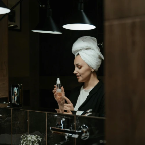 Cara Membersihkan Sisa Makeup dengan Benar