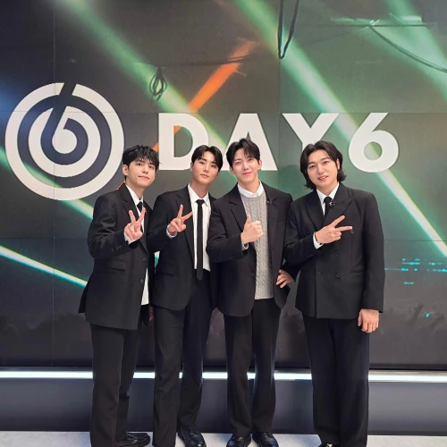 Sukses Besar, Day6 Gelar World Tour di Los Angeles dan New York