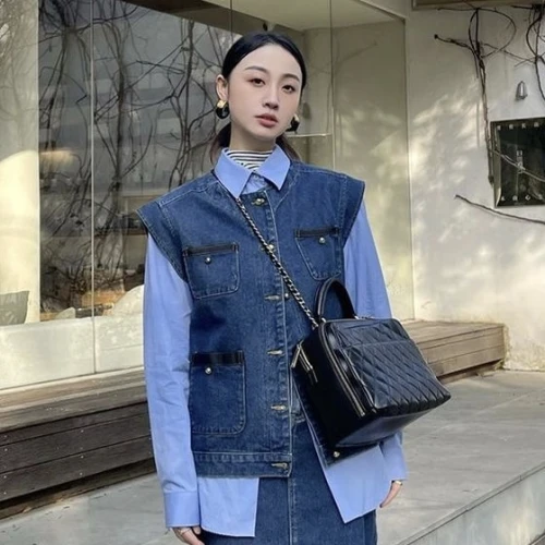Berkreasi dengan Denim: Gaya Fashion yang Tak Pernah Salah