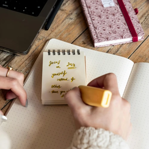 Ingin Produktif Tiap Pekan? Ini 3 Tips Journaling yang Bisa Bantu Kamu