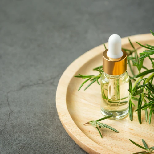 Simak Deretan Manfaat Tea Tree Oil untuk Kulit Berjerawat!