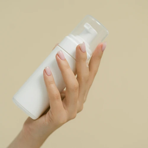 Perbedaan Micellar Water dan Cleansing Oil yang Perlu Kamu Tahu