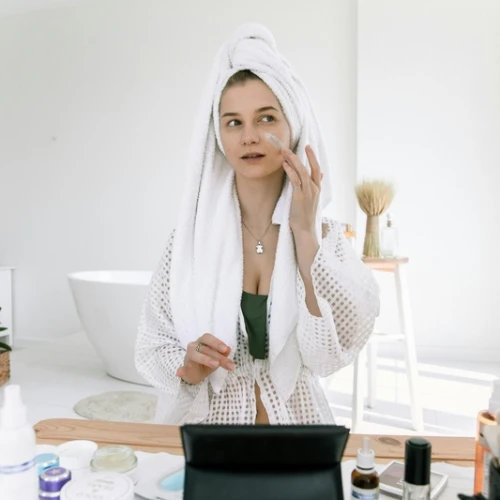 Cara Menggunakan Sleeping Mask dengan Maksimal