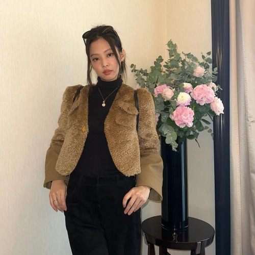 6 Tips Fashion Musim Dingin Ala Jennie BLACKPINK