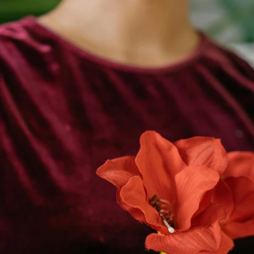 5 Tips Merawat Bahan Velvet yang Lembut!