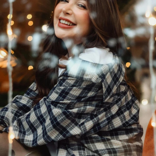 Deretan Makeup Simple yang Wajib Dibawa Saat Liburan
