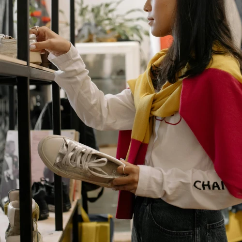 Kesulitan Menentukan Ukuran Sepatu yang Pas? Coba Ikuti Tips Ini!