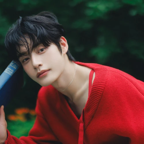 Bawakan Lagu “Stand By Me”, Pesona Kim Jiwoong ZB1 Bikin Meleleh