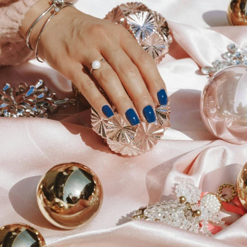 Ide Nail Art untuk Tahun Baru