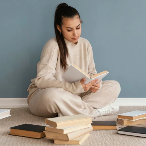 5 Rekomendasi Buku yang Membantumu Melihat Dunia dengan Cara Baru dan Selalu Positif