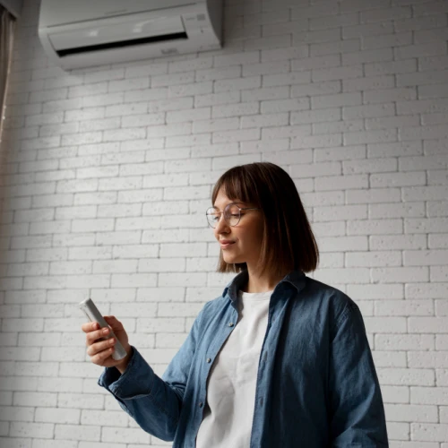 5 Tips Agar Kulit Tidak Kering di Ruangan Ber-AC