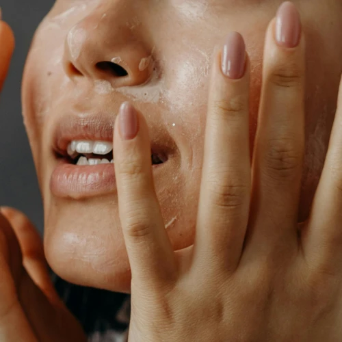 Apa itu Over Eksfoliasi? Kenali Tanda-tandanya di Sini!