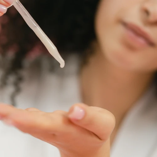 Girls! Ikuti Tips Menggunakan Serum Ini Agar Hasilnya Optimal