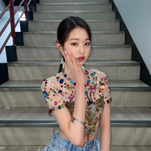 So Classy! Simak 7 Gaya Fashion ala Wonyoung IVE