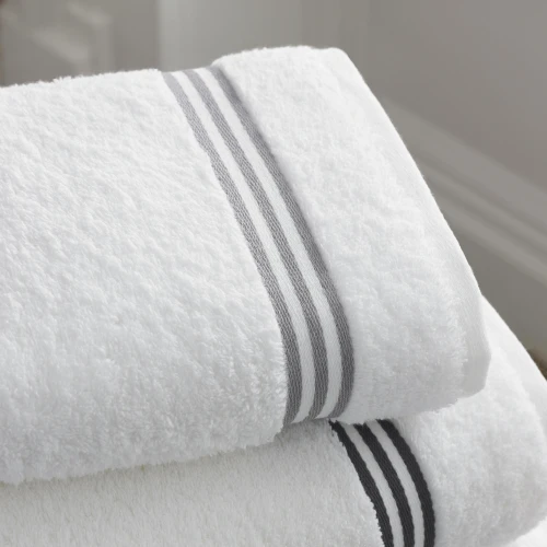 Ini Bahaya Kamu Tidak Sering Mencuci Handuk & Sarung Bantal