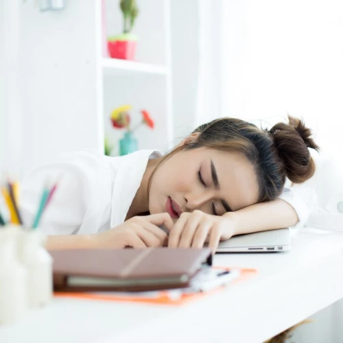 Kenapa Kita Sering Merasa Lelah Meski Sudah Tidur Cukup? Ternyata Ini Penyebabnya