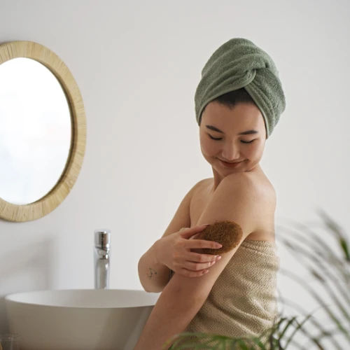 Ini Cara Memakai Body Scrub yang Tepat!