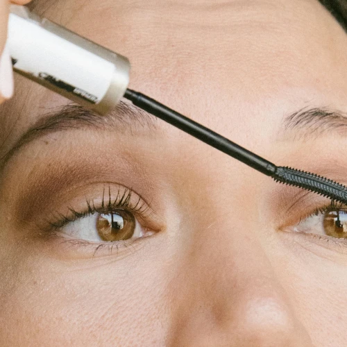 5 Cara Alami Memanjangkan Bulu Mata