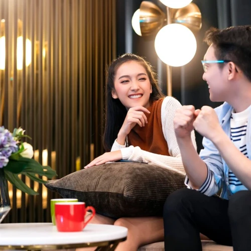 Mitos atau Fakta: Cinta pada Pandangan Pertama Itu Nyata?