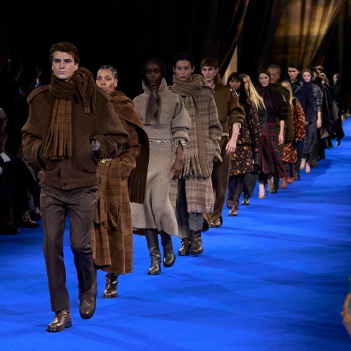 Aristokrat dan Bohemian, Intip Koleksi Burberry Fall/Winter 2025! Hadir Bright Vachirawit dan Wonwoo SEVENTEEN