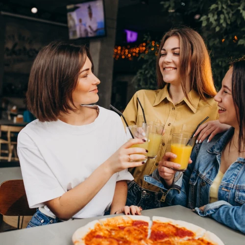 Bukber atau Me Time? Begini Cara Mencegah FOMO Saat Ramadan