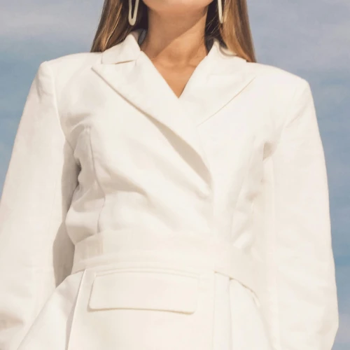 Tips Outfit Serba Putih untuk Tampilan Clean Look!