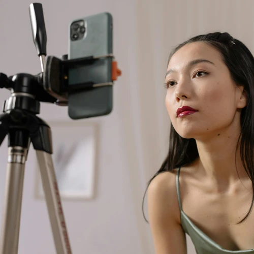 Ingin Jadi Content Creator? Ini Segala Hal Yang Perlu Kalian Ketahui