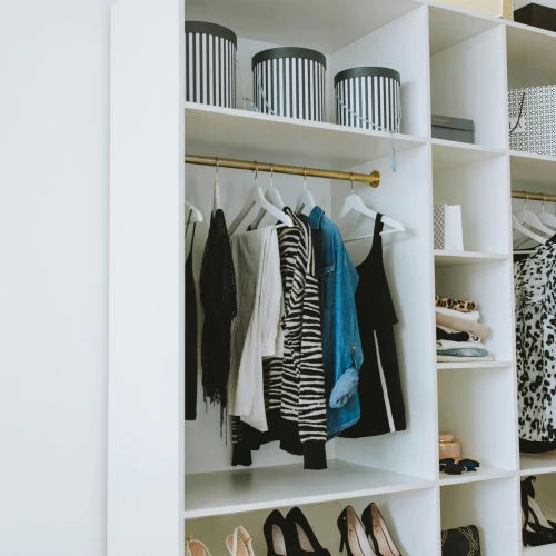 5 Fashion Item Yang Perlu Ada Di Lemari Kalian Tahun Ini!