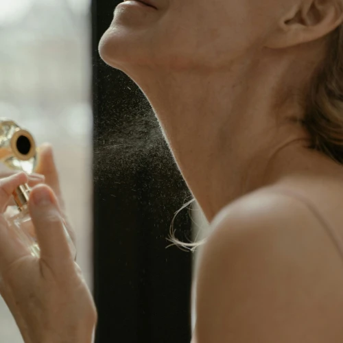 Cara Memilih Parfum untuk Pemilik Kulit Sensitif