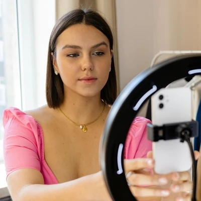 Ketahui Penyebab Makeup Kamu Ashy atau Berwarna Abu-Abu