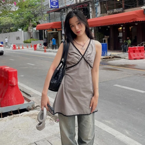 Inspirasi Outfit Ala Aktris Thailand, Tu Tontawan