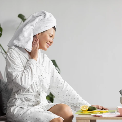 Simak Rekomendasi Perawatan Wajah Harian untuk Perempuan Sibuk!