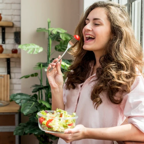 Bukan Cuma Apa yang Kamu Makan, Tapi Kapan! Ini Waktu Makan Terbaik Saat Diet